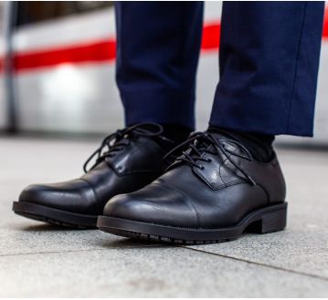 Chaussures de travail type ville antidérapante SENATOR Noir by Shoes for Crews